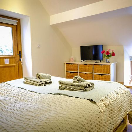 Rhyd Y Geifr, Cosy Barn Conversion In Maerdy Корвэн Экстерьер фото