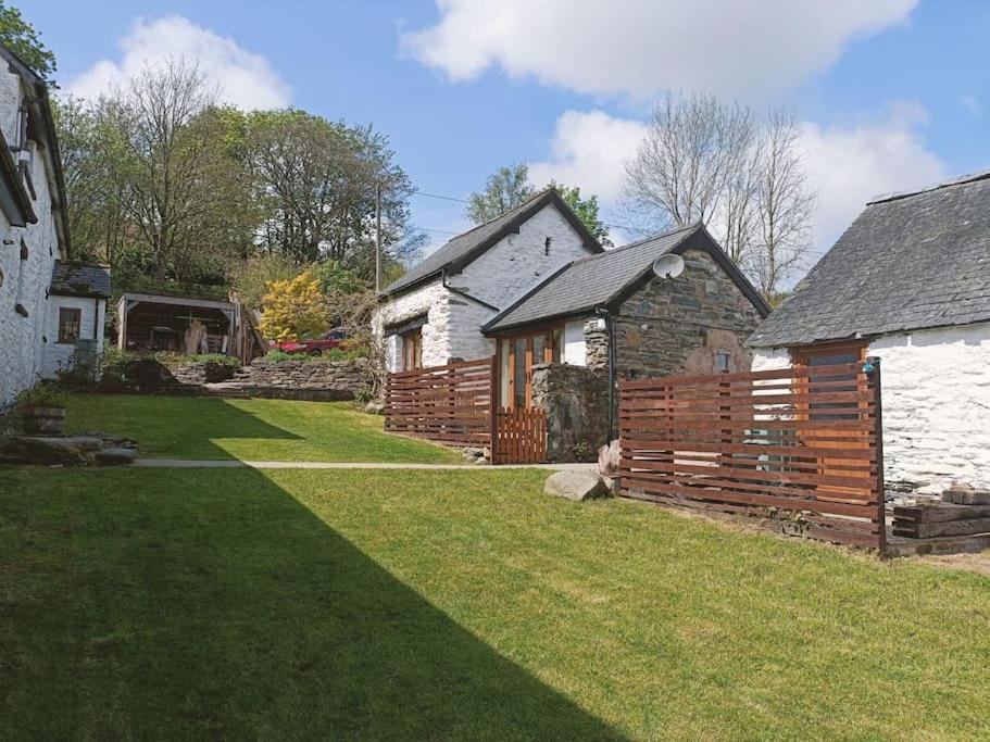 Rhyd Y Geifr, Cosy Barn Conversion In Maerdy Корвэн Экстерьер фото