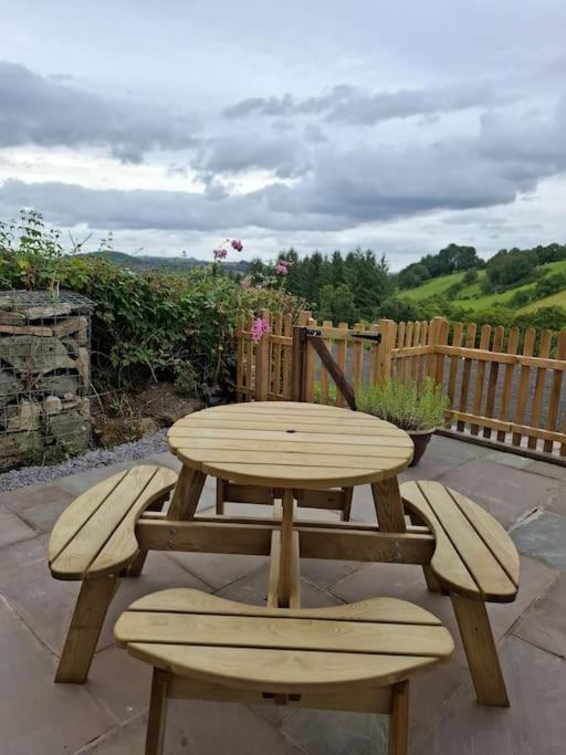 Rhyd Y Geifr, Cosy Barn Conversion In Maerdy Корвэн Экстерьер фото